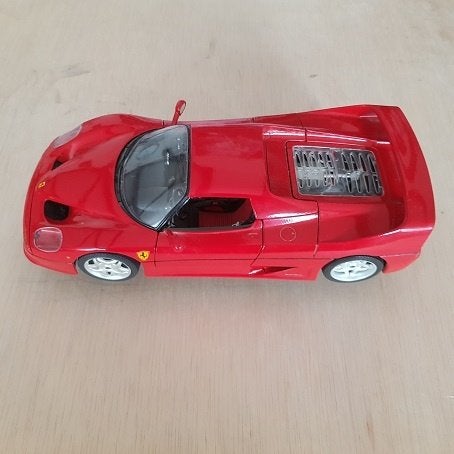 Model auto's van Ferrari en Mercedes-Benz (schaal 1-18), Hobby en Vrije tijd, Modelauto's | 1:18, Ophalen of Verzenden, Zo goed als nieuw