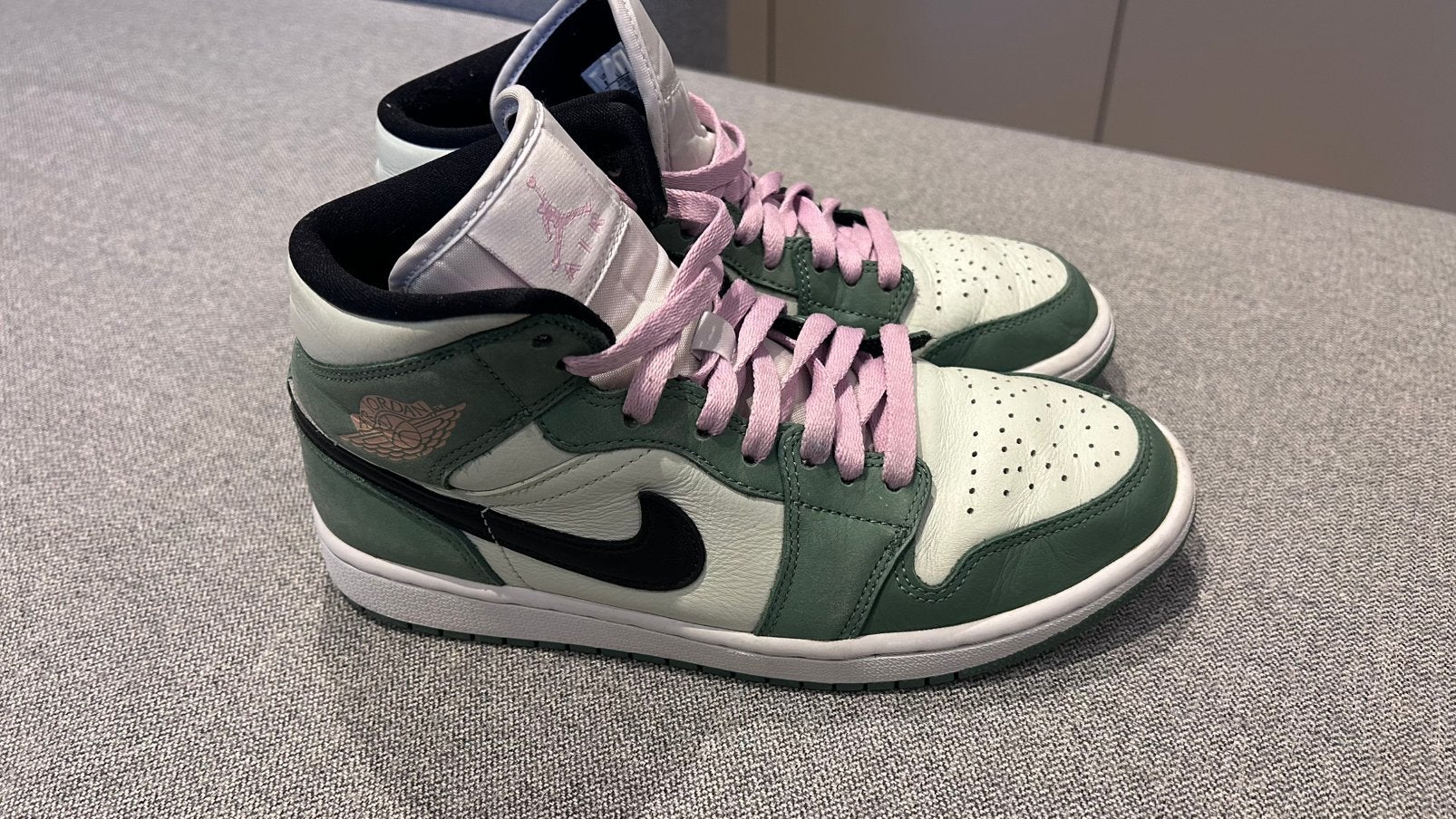 Air jordan 1 mid dutch green, Ophalen of Verzenden, Groen, Sneakers of Gympen, Zo goed als nieuw