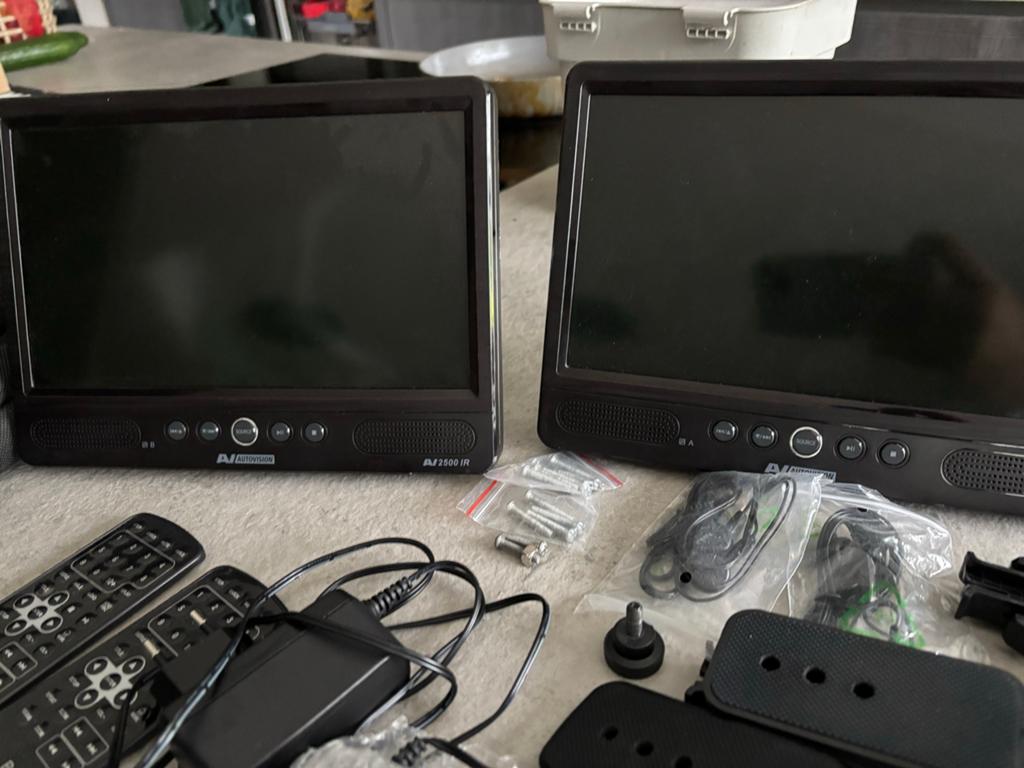 Complete set DVD spelers voor in de auto/vakantie (USB), Audio, Tv en Foto, Draagbaar, Ophalen of Verzenden, Zo goed als nieuw
