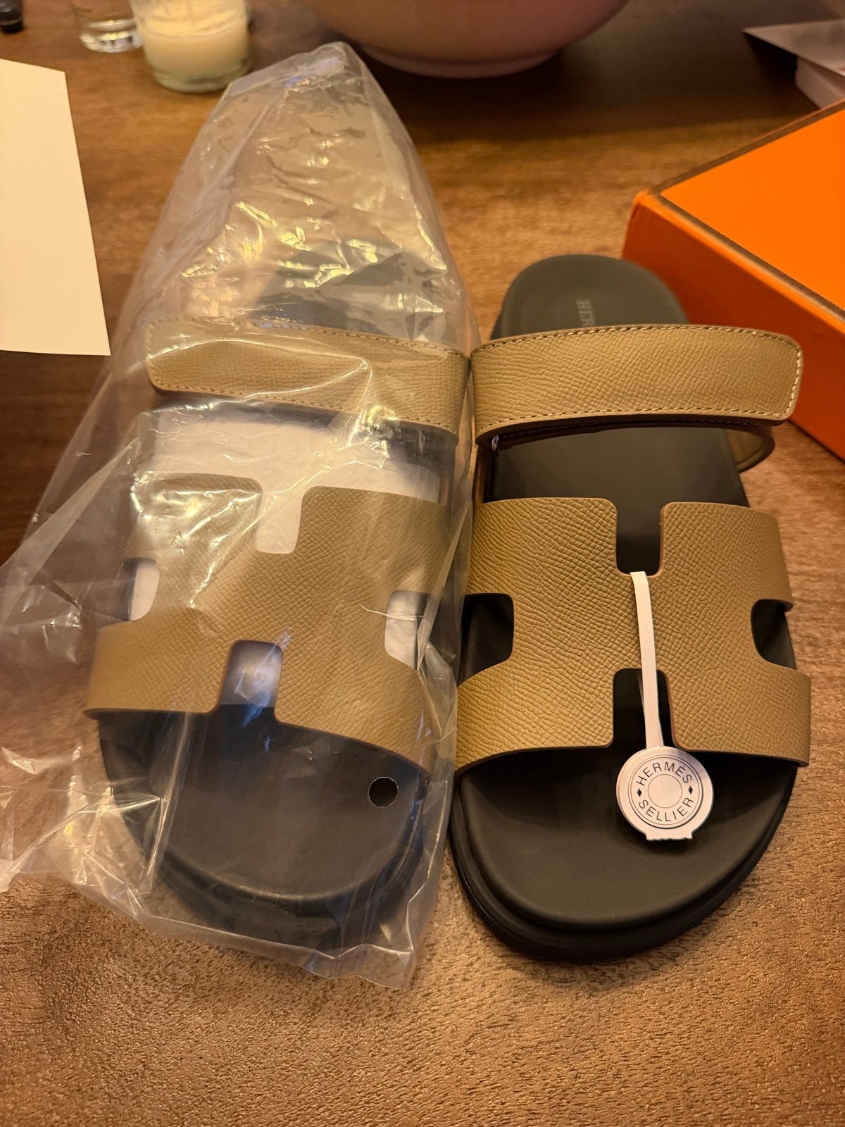 Hermes Slippers Sandalen Maat 46 Nieuw (valt als 43-44), Ophalen of Verzenden, Nieuw, Bruin, Slippers