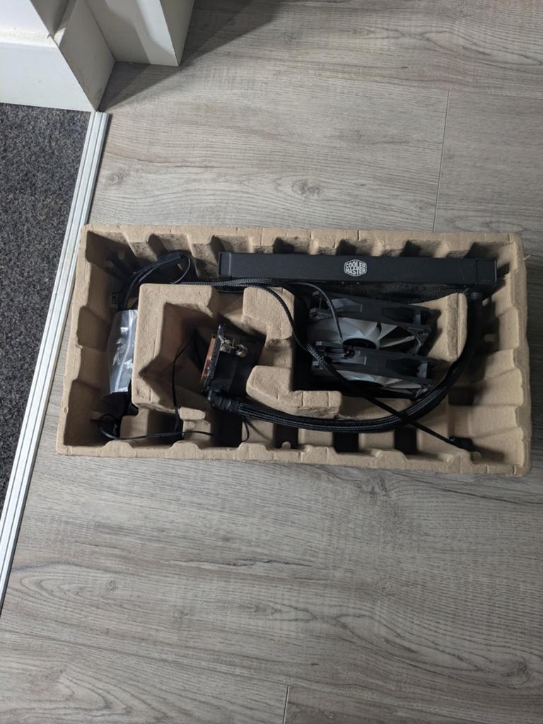 Cooler Master MasterLiquid ML240L V2 RGB Waterkoeler, Computers en Software, Computerkoelers, Ophalen of Verzenden