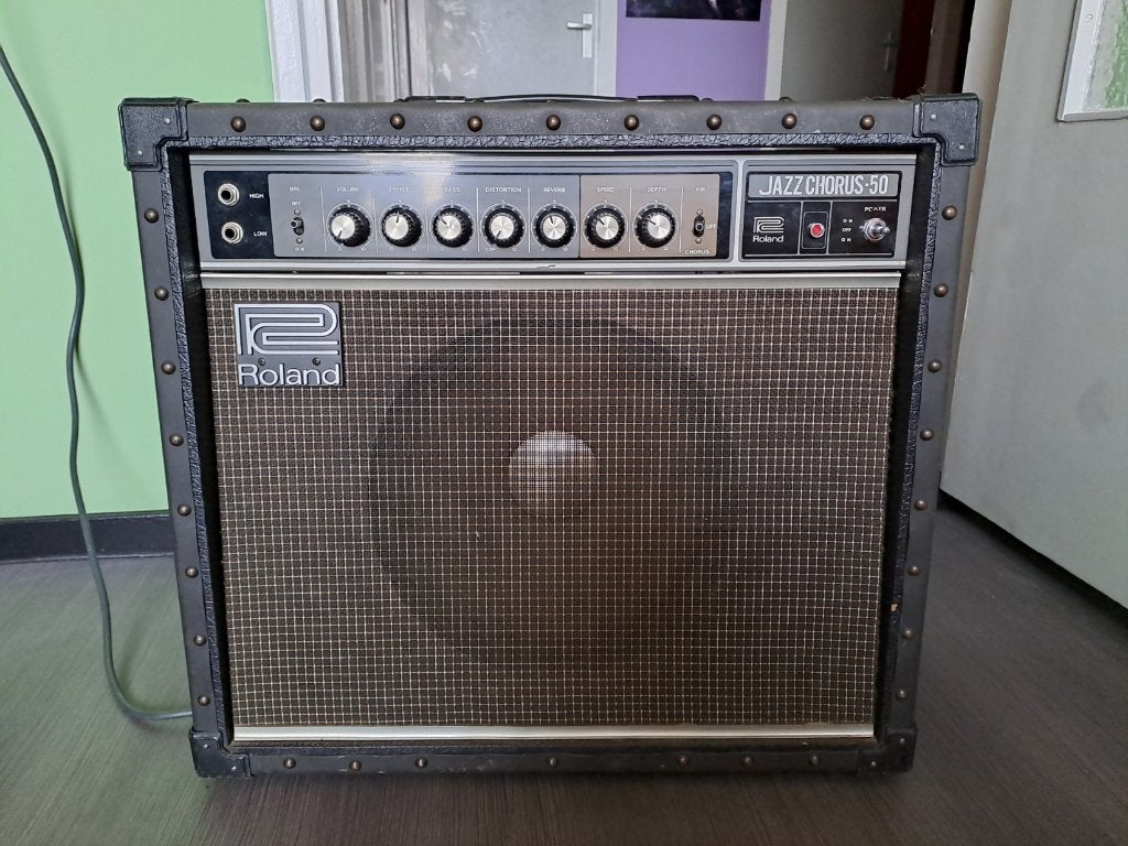 Gitaarversterker Roland Jazz Chorus 50 met footswitch, Ophalen, Gebruikt, Gitaar, Minder dan 50 watt
