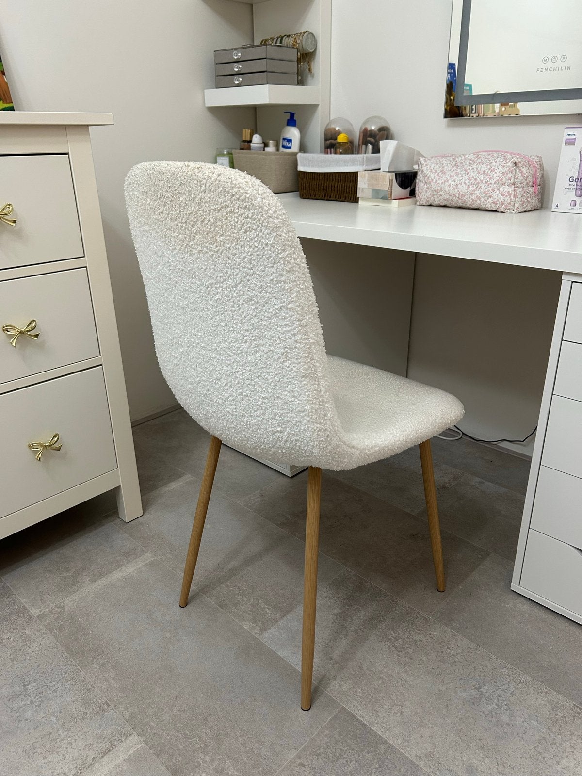 Witte teddy (make-up tafel) stoel - Zo goed als nieuw, Ophalen, Wit, Zo goed als nieuw, Eén