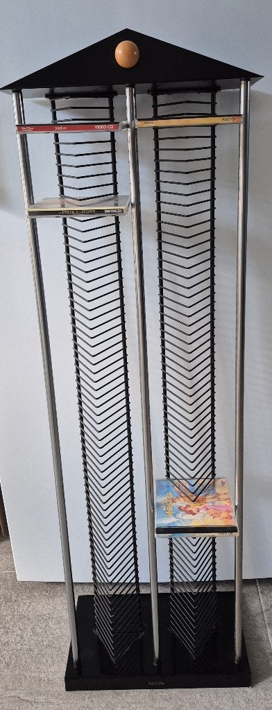 Zwart Metalen CD rek.  Rek is 1,05 meter hoog, Ophalen of Verzenden, Zo goed als nieuw, Hout, Cd's