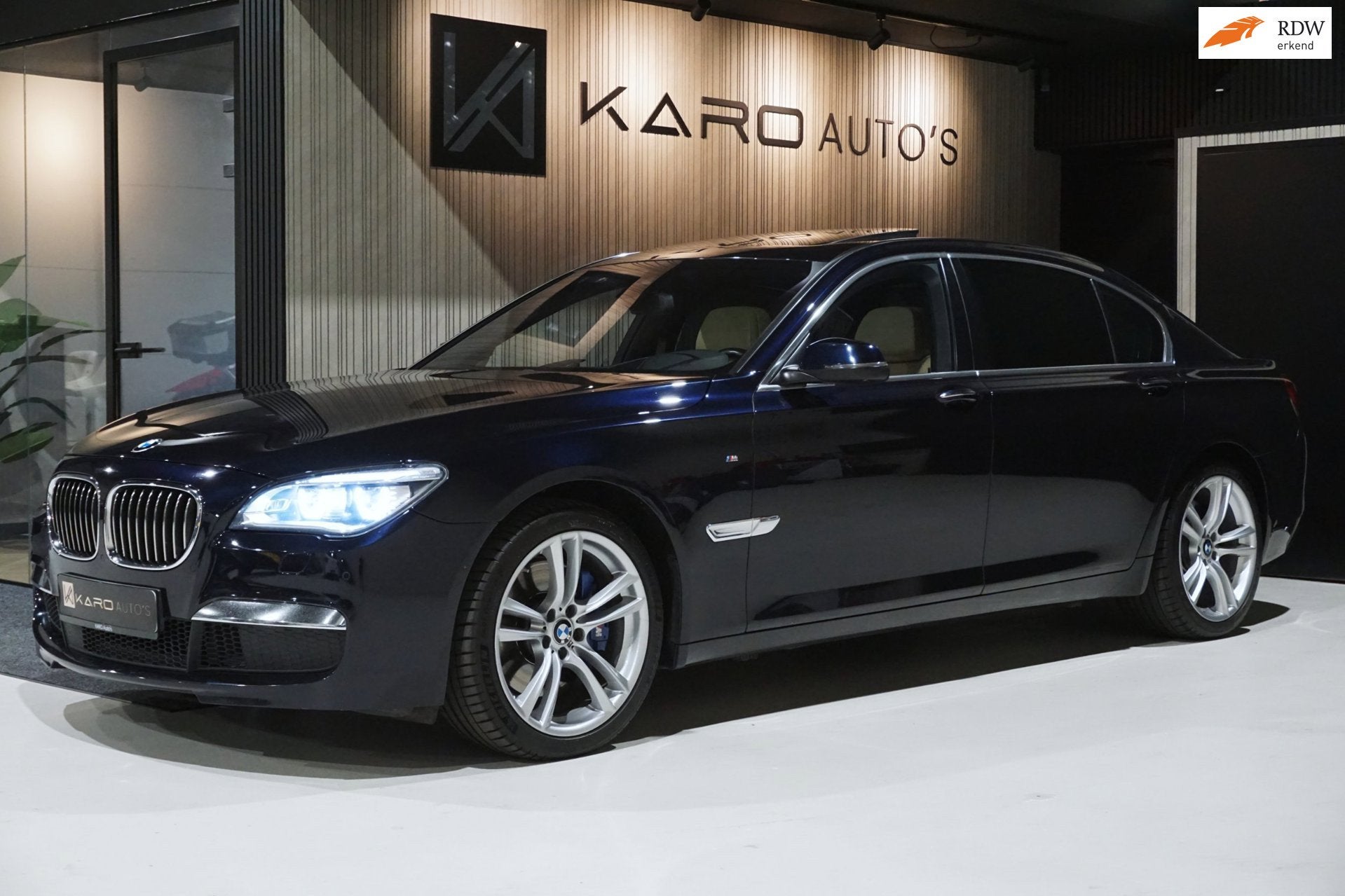 BMW 7-serie 750Li M xDrive B&O 360 HUD Dak Leer Softclos VOL, Auto's, BMW, Automaat, Gebruikt, 4395 cc, Zwart
