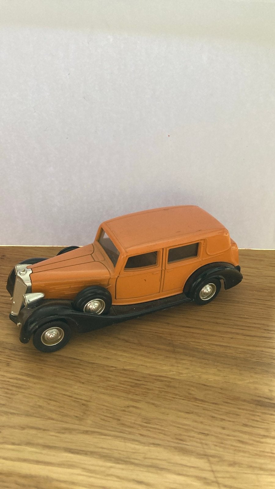 Solido Packard 1937 schaalmodel - Oranje/Zwart, Ophalen of Verzenden, Gebruikt, Auto, Solido