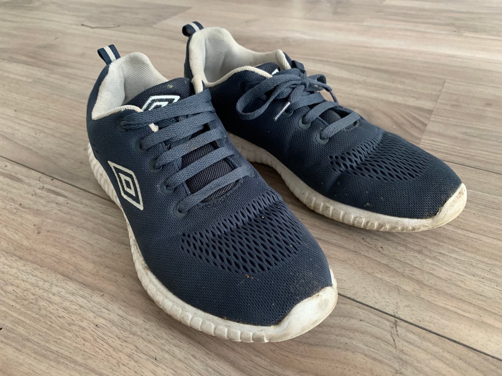 Zeer Prachtige Sport Schoenen Blauw En Wit Weinig Gebruikt, Ophalen of Verzenden, Zo goed als nieuw, Blauw