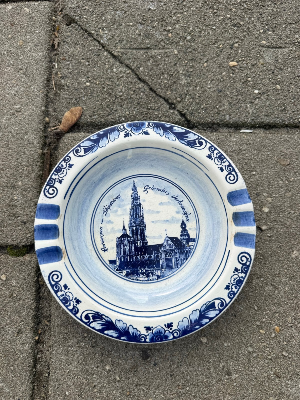 Delfts Blauw Asbak met Antwerpse Kathedraal - 1983, Antiek en Kunst, Ophalen of Verzenden