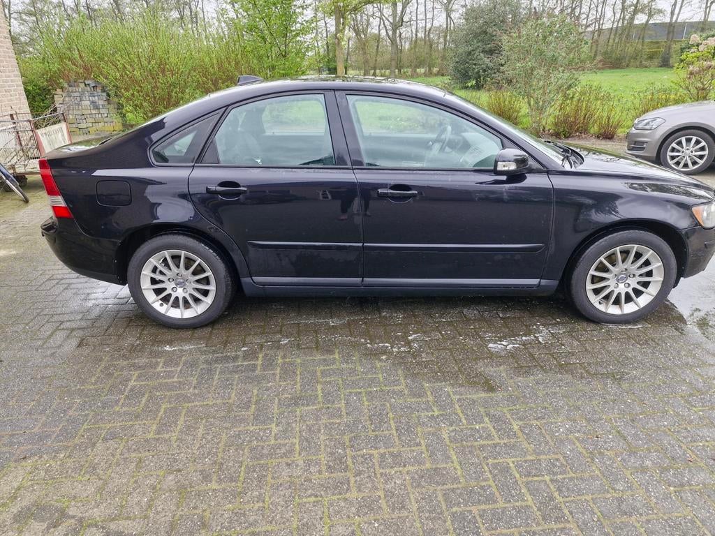 Volvo S40 1.8 2006 Zwart, Auto's, Volvo, Voorwielaandrijving, 125 pk, 4 cilinders, Zwart