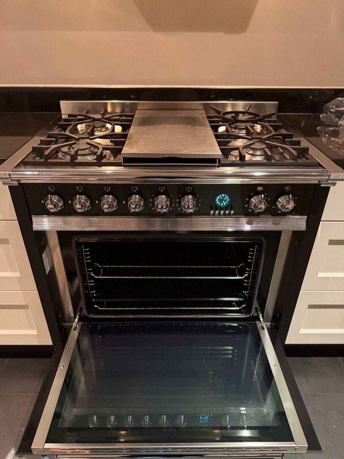 Solitaire Gasfornuis met 4 pitten, bakplaat en oven, Ophalen, Gebruikt, 4 kookzones, Gas
