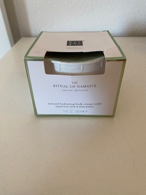 Nieuw Rituals Namaste hydrating body cream refill 220ml, Verzenden, Nieuw, Bodylotion, Crème of Olie
