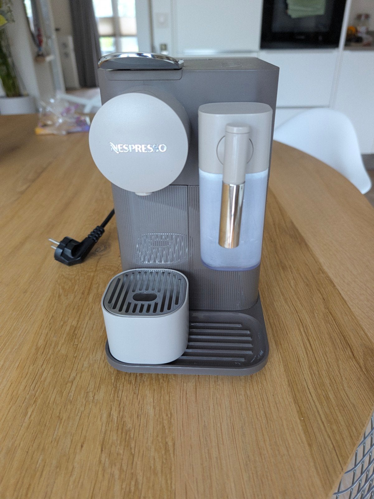Nespresso De'Longhi Lattissima One Koffiemachine, Ophalen, Gebruikt, Koffiemachine, 1 kopje