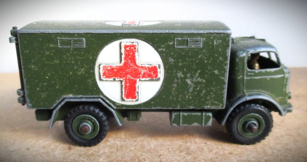Dinky Toys Ambulance~Hospital Truck 626~Jaren 50, Hobby en Vrije tijd, Ophalen of Verzenden, Gebruikt, Bus of Vrachtwagen, Dinky Toys