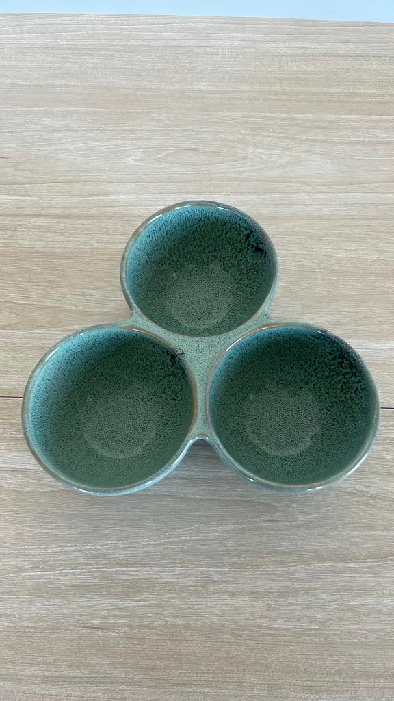 Bowl with 3 compartments | green | Dille & Kamille, Ophalen, Porselein of Keramiek, Schaal, Zo goed als nieuw