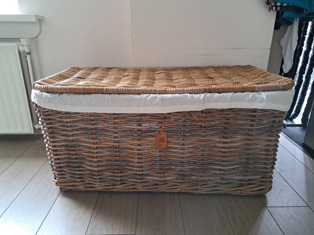 Rieten mand, Huis en Inrichting, Ophalen, Gebruikt, Mand, Met deksel