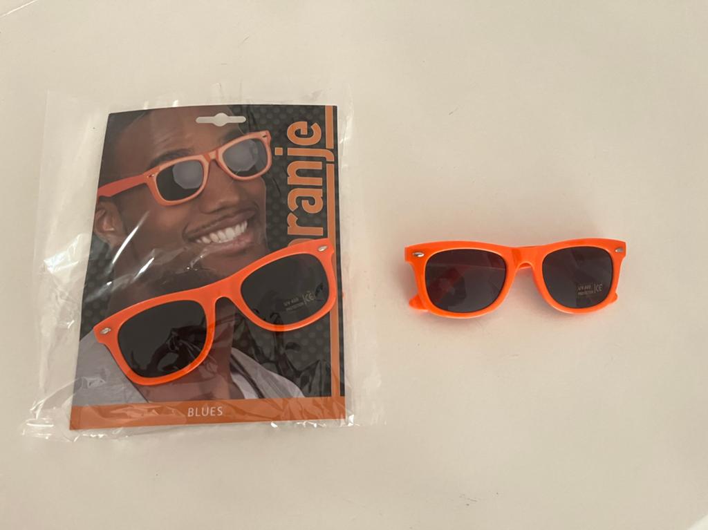 24 stuks oranje zonnebrillen leuk voor WK, Sieraden, Tassen en Uiterlijk, Zonnebrillen en Brillen | Heren, Overige merken, Zonnebril