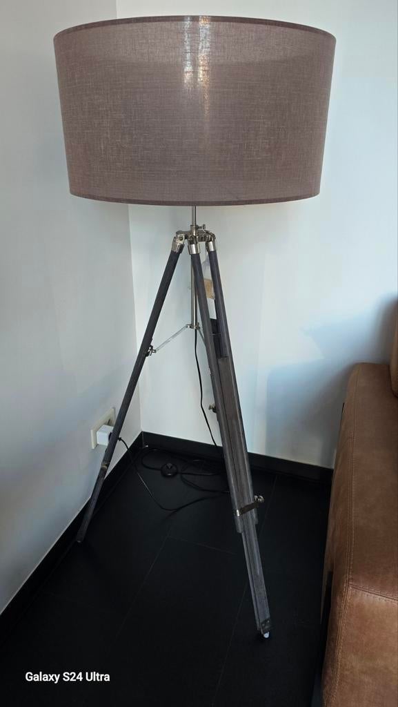 Stijlvolle Vloerlamp met Stoffen Kap en Tripod Onderstel, Ophalen of Verzenden