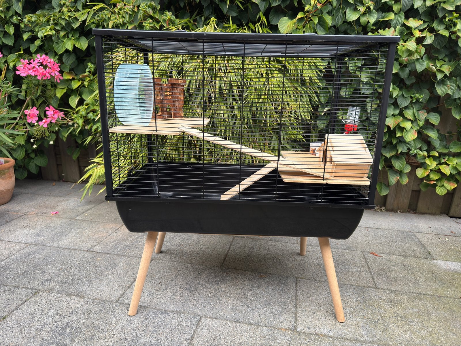 Grote Hamsterkooi met accessoires., Dieren en Toebehoren, Ophalen, Gebruikt, Loopwiel of Rad