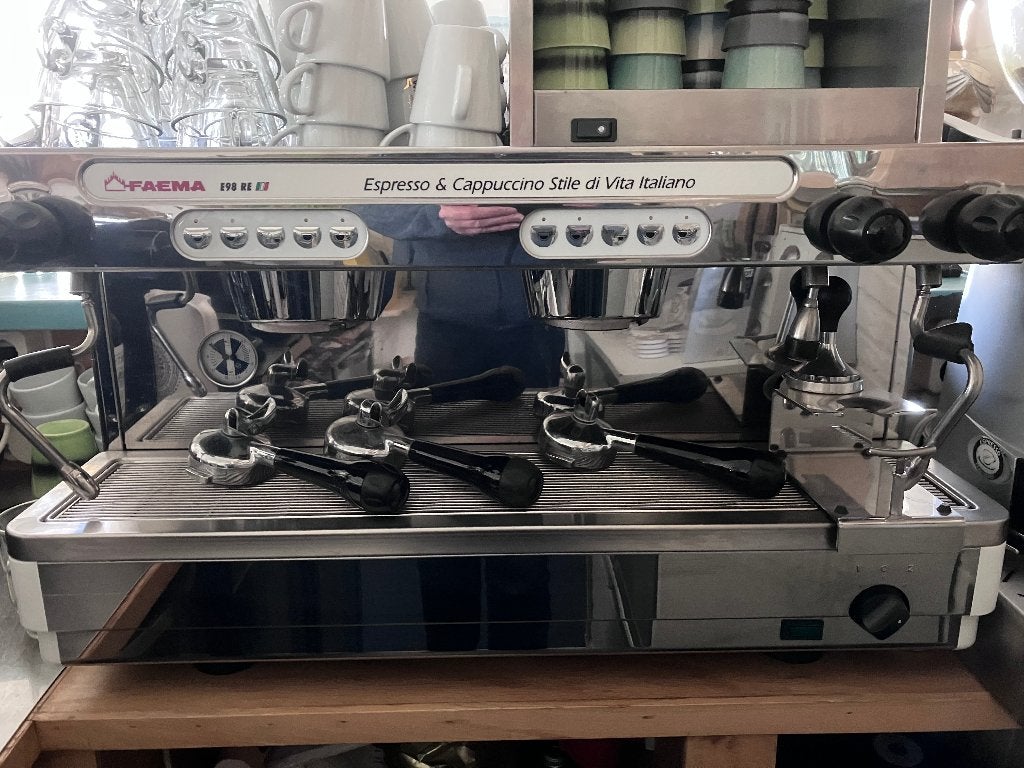 Faema E98 Espresso machine, Gebruikt, Espresso apparaat, Koffiebonen, 2 tot 4 kopjes