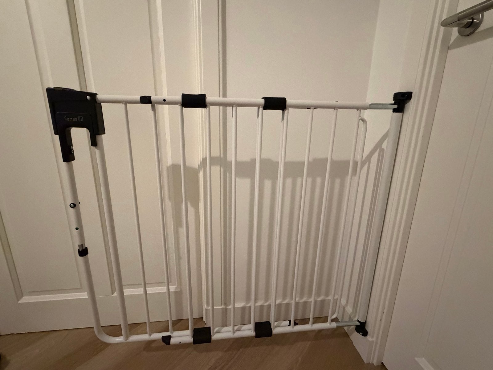 Traphekje/Veiligheidshekje metaal Fenss Safetydoor  76-116cm, Kinderen en Baby's, Traphekjes, Zo goed als nieuw, Klemhekje, Metaal of IJzer