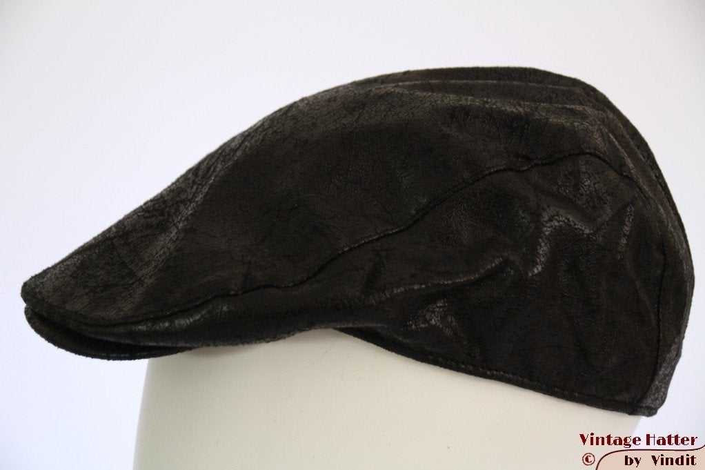 Platte pet Hawkins zwart ruw leer-look 58, 59 en 60 nieuw, Nieuw, Ophalen of Verzenden, Pet, 58 of 59 cm (L, 7¼ of ⅜ inch)