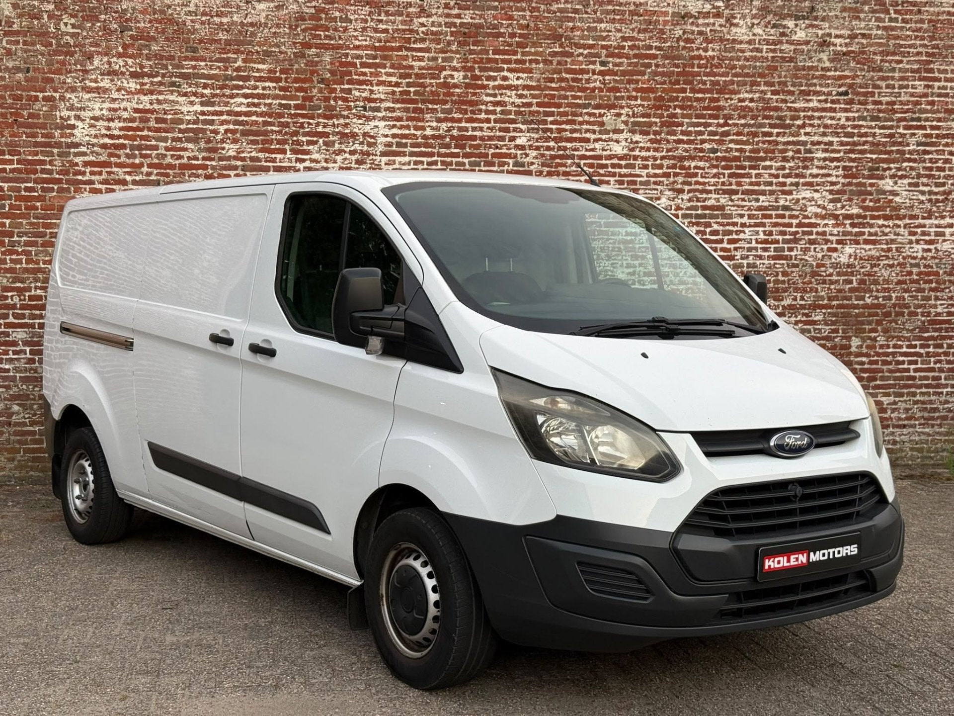 Ford Transit Custom 290 2.2 TDCI L2H1 Ambiente -TREKHAAK-MAR, Auto's, Voorwielaandrijving, Euro 5, Gebruikt, 4 cilinders
