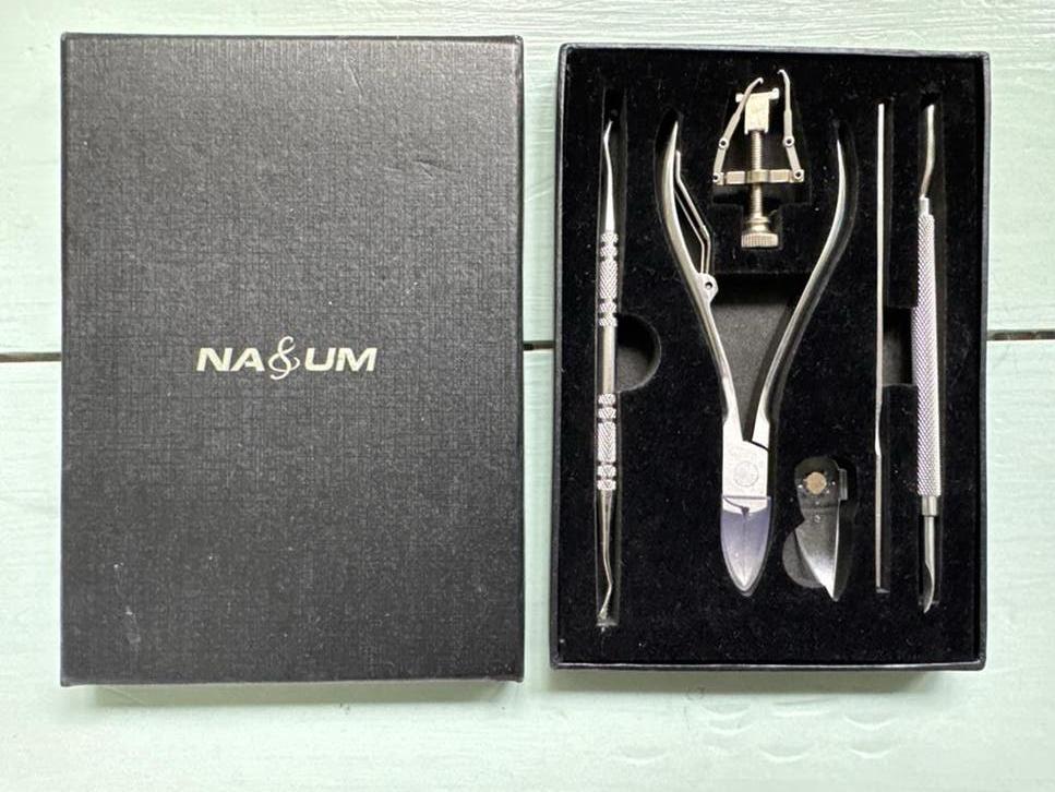 NA&SUM Manicure/Pedicure Set - Nieuw in Doos, Sieraden, Tassen en Uiterlijk, Uiterlijk | Haarverzorging, Nieuw, Overige typen