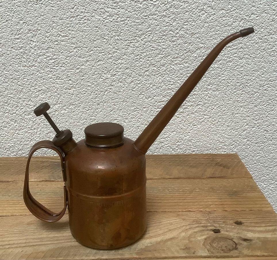Unieke items: koperen oliespuit en hele oude tondeuse!, Ophalen of Verzenden