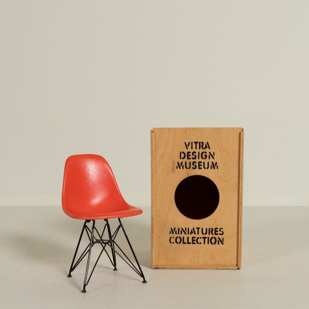 Vitra Miniatuur DSR Rood Kunststof - Zwart, Vitra, Zo goed als nieuw, Niet ingevuld, Niet ingevuld