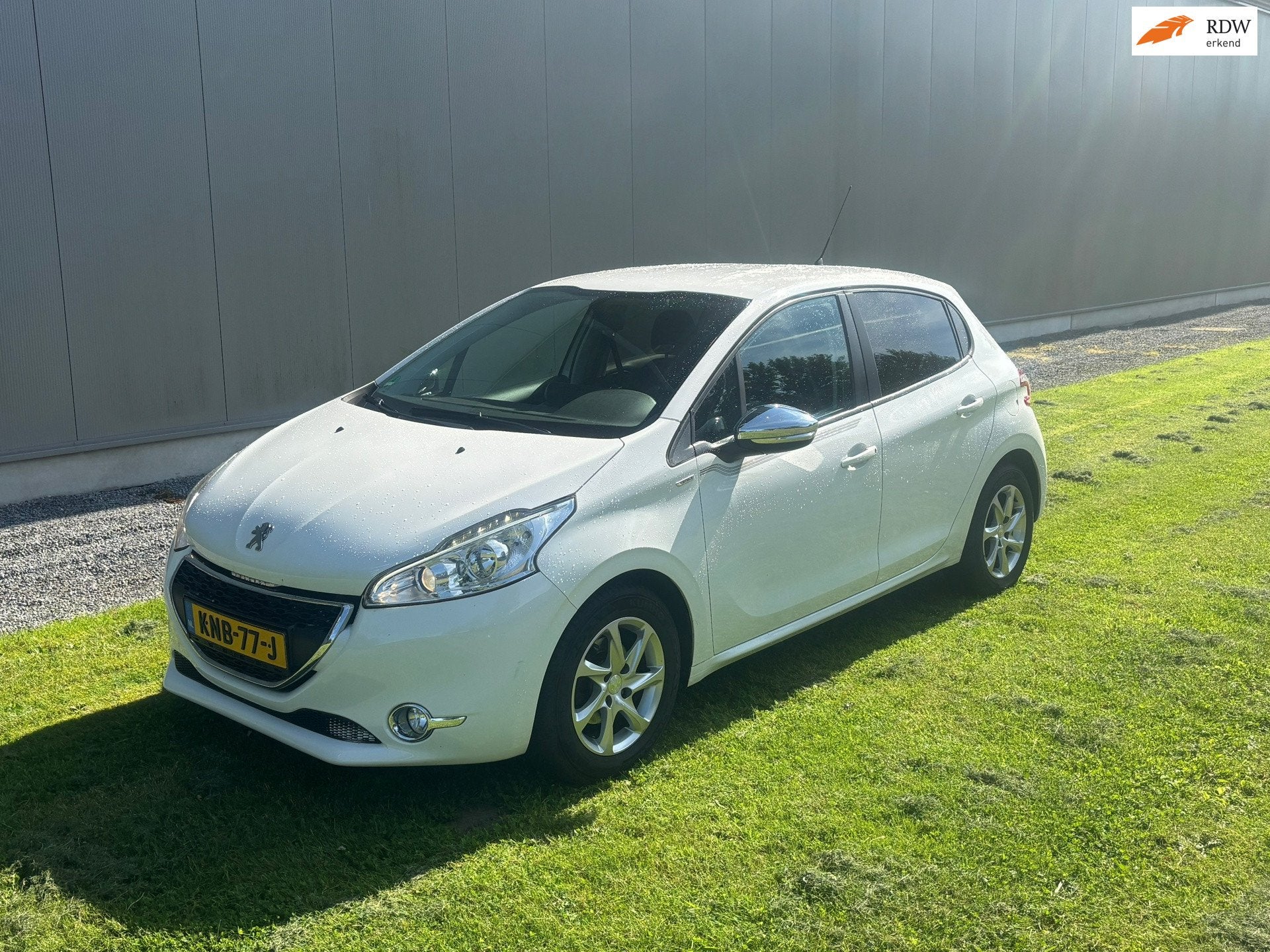 Peugeot 208 1.2 VTi Access |Airco|Navi|Camara|Apk|Elek Pakke, Auto's, 1199 cc, 82 pk, Wit, Bedrijf
