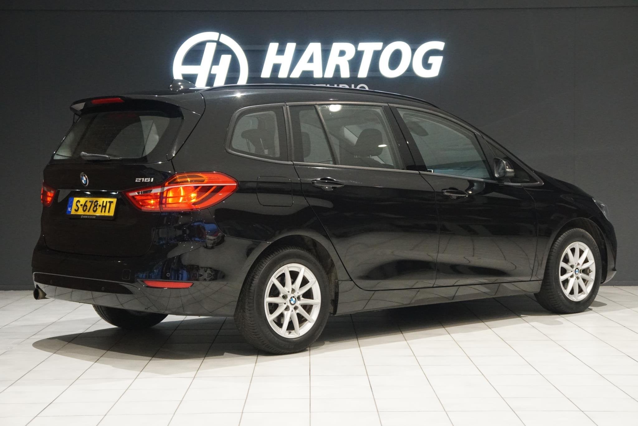 BMW 2-serie Gran Tourer 216i + STOELVERWARMING / NAVIGATIE, Voorwielaandrijving, Gebruikt, Euro 6, 2-Serie Gran Tourer