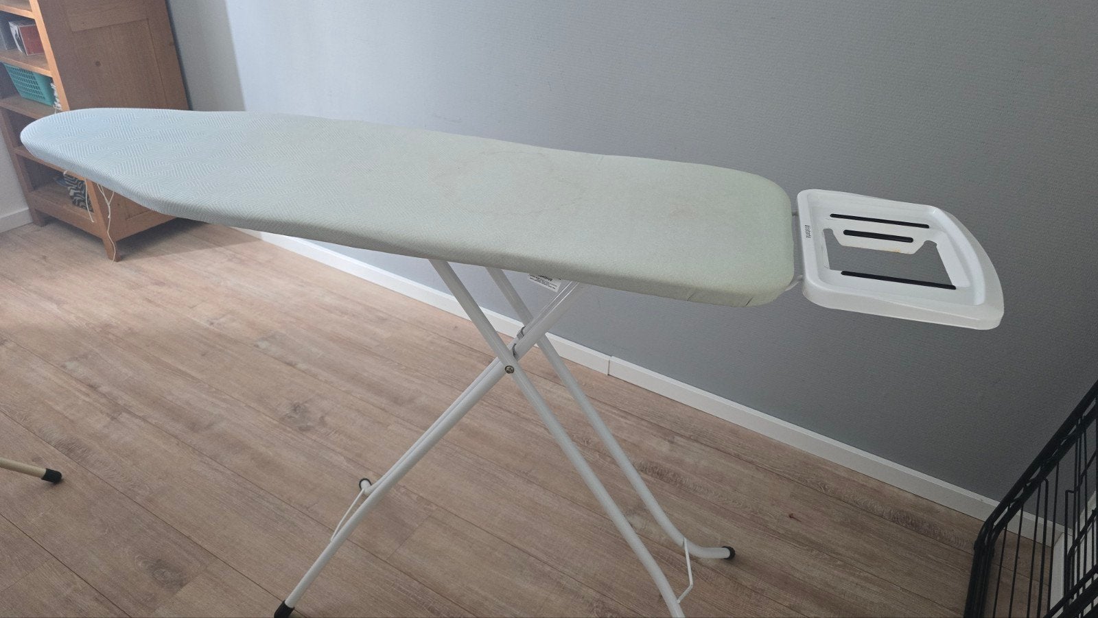 Brabantia Strijkplank B (124x38 cm) met strijkijzerhouder, Ophalen of Verzenden, Gebruikt