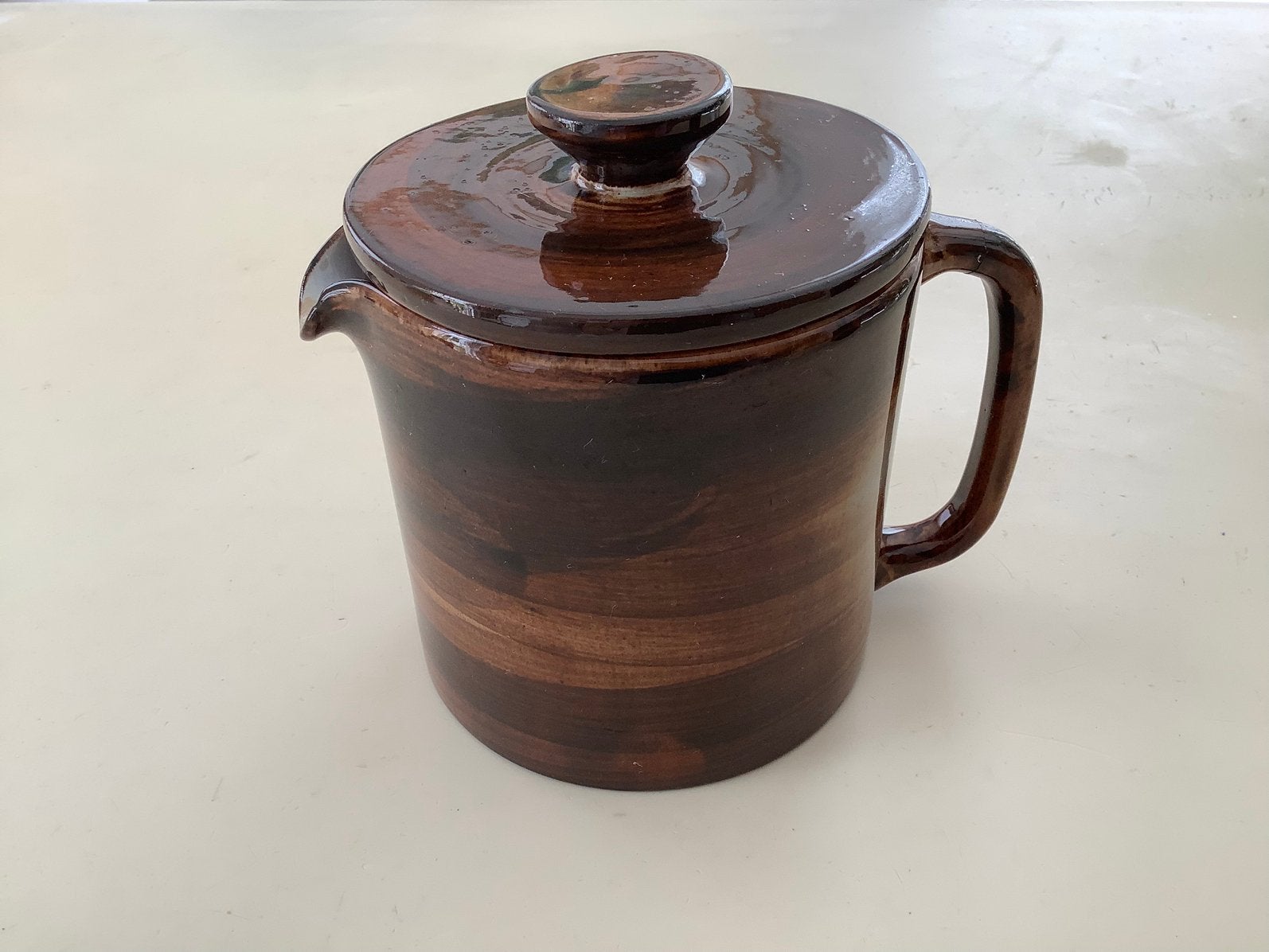 Volendams aardewerk , theepot, bruin., Huis en Inrichting, Keuken | Servies, Overige merken, Ophalen of Verzenden, Zo goed als nieuw