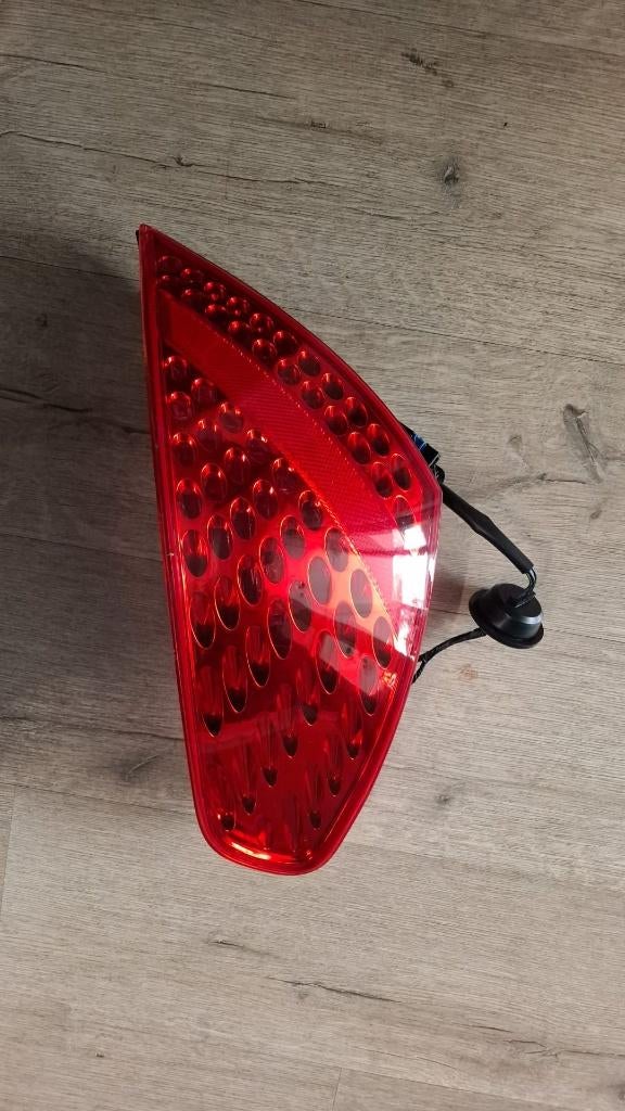 Achterlicht Rechts Peugeot 307CC Nieuw beschadiging LLE401, Ophalen of Verzenden, Nieuw, Peugeot