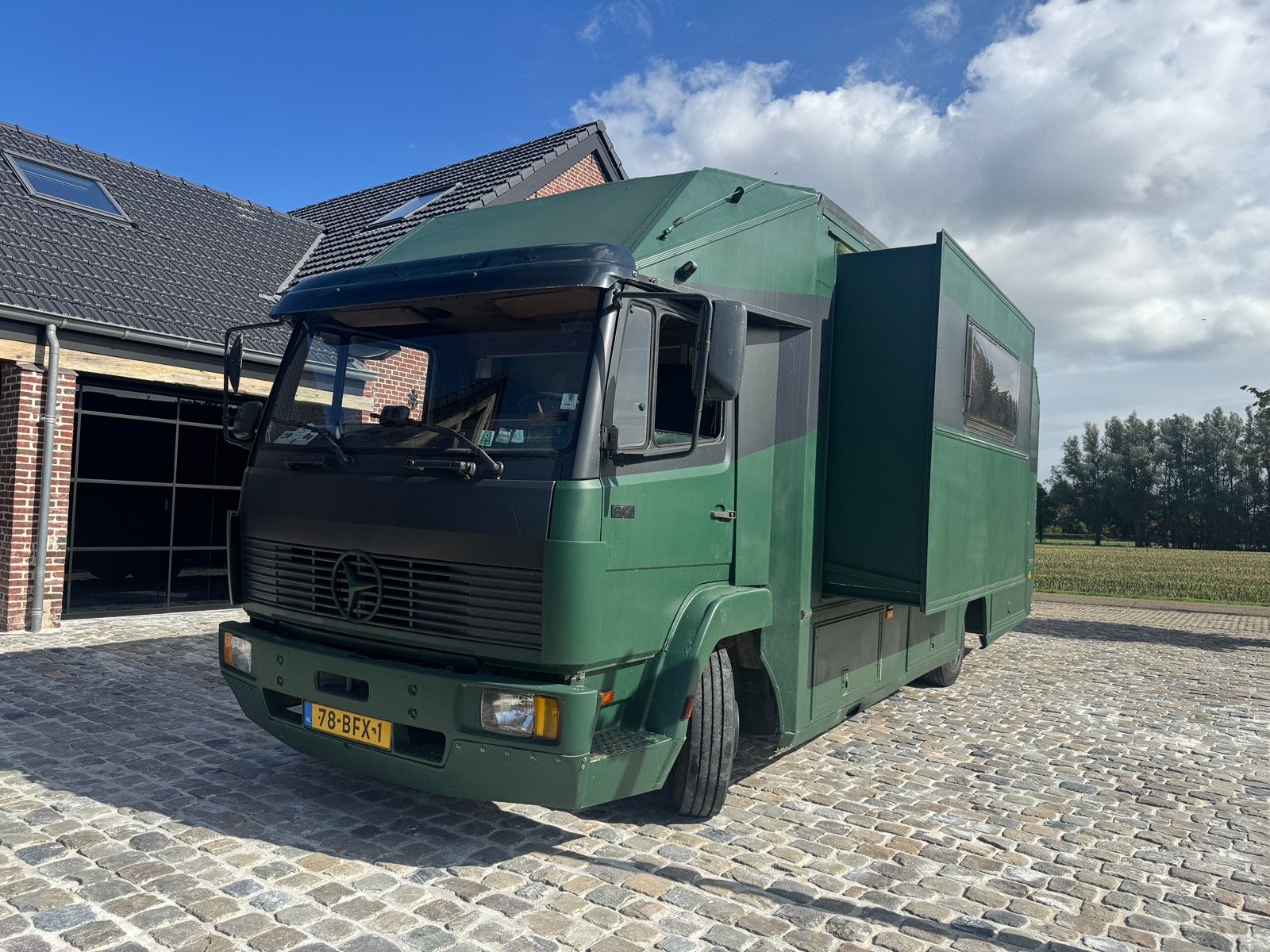 Mercedes 814 vrachtwagencamper  /tiny house belastingvrij, Caravans en Kamperen, Chemisch toilet, Buscamper of Camperbus, Mercedes-Benz