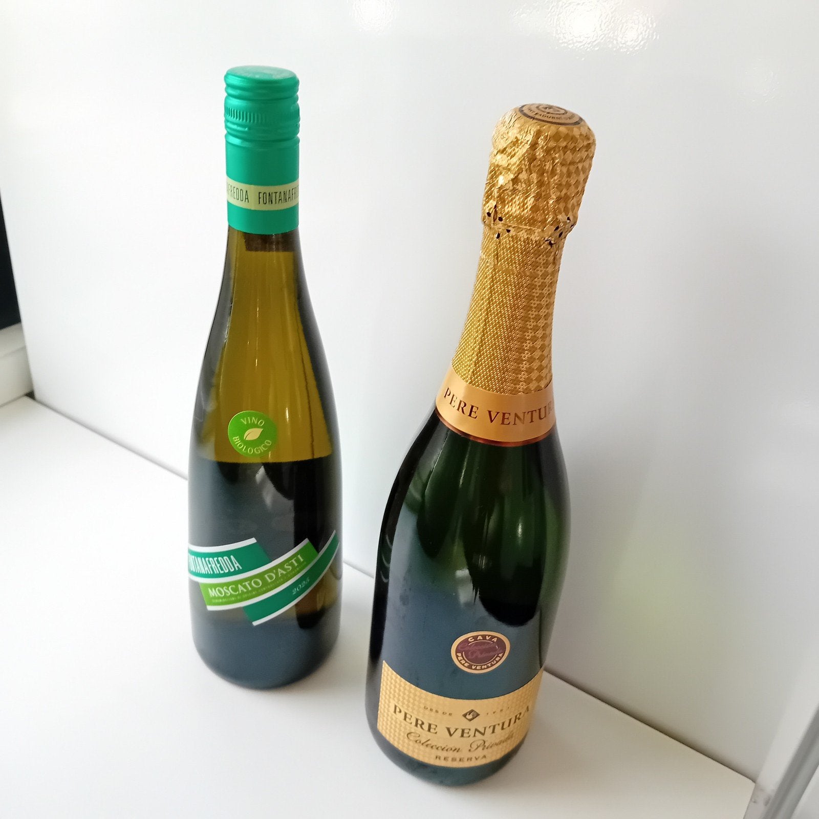 Moscato d'Asti & Pere Ventura Cava - Wijn en Cava Set, Verzamelen, Ophalen of Verzenden, Nieuw, Italië, Witte wijn