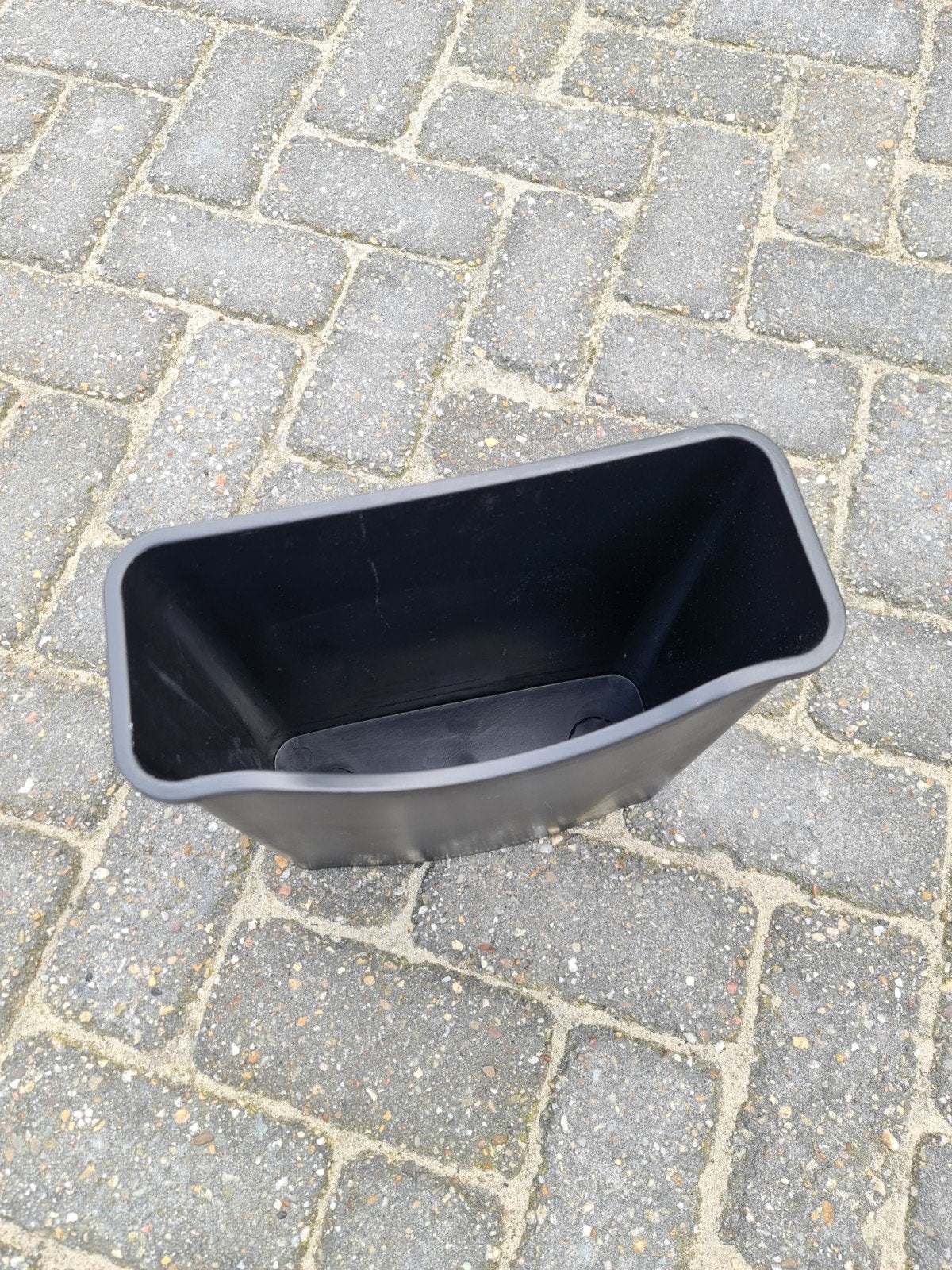 Zwart kunststof afvalbakje voor in de auto of caravan, Kunststof, Ophalen of Verzenden, Zo goed als nieuw, 5 – 50