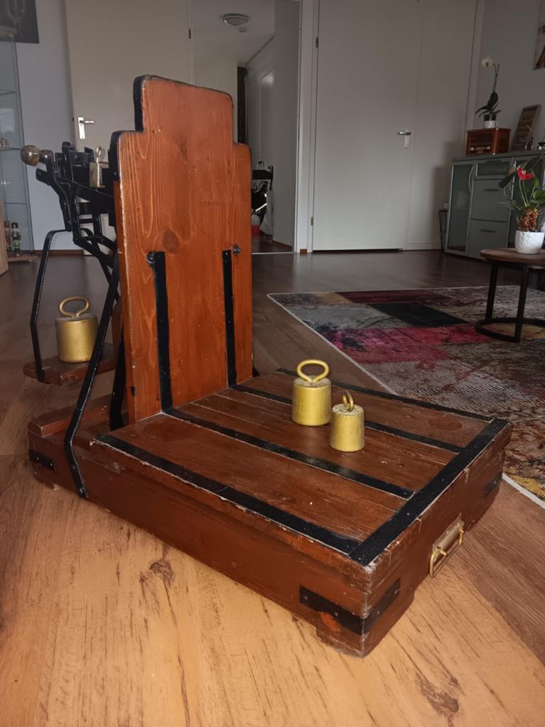 Antieke weegschaal met gewichten - Decoratief en functioneel, Ophalen of Verzenden, Gebruikt, Overige typen, Minder dan 50 kg