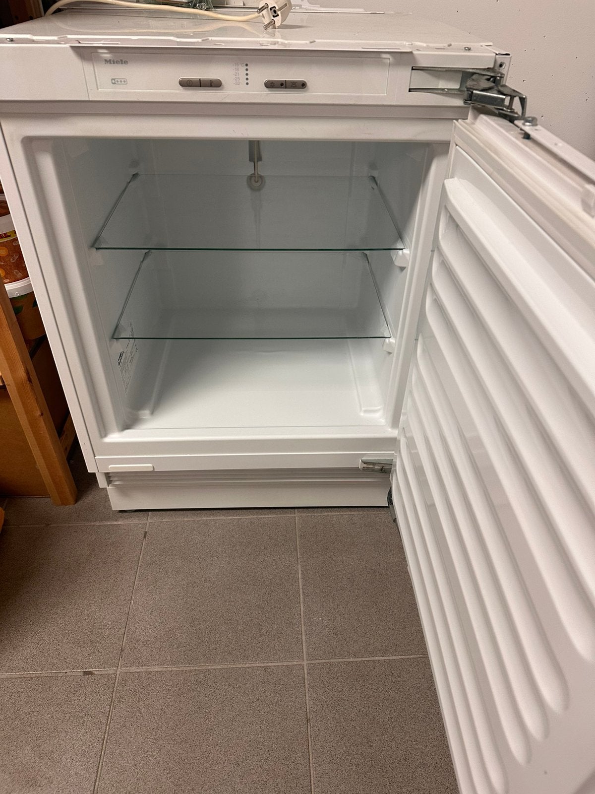 Miele inbouwvriezer F9122 Ui-2, Witgoed en Apparatuur, Koelkasten en IJskasten, Ophalen, Gebruikt, Met aparte vriezer, Energieklasse A of zuiniger