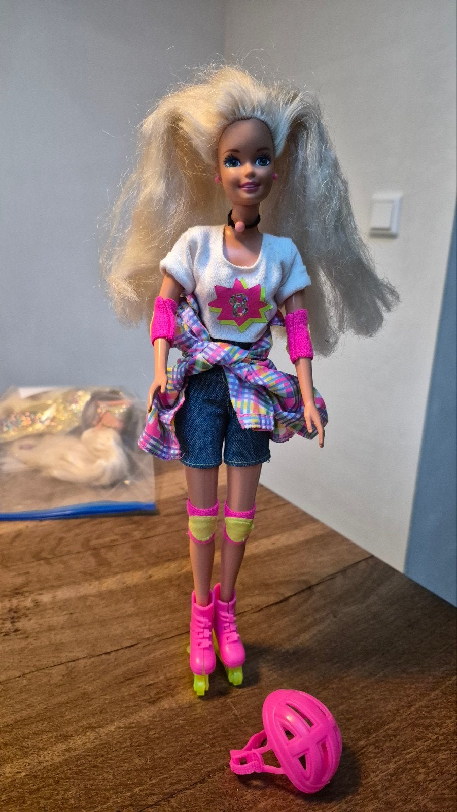 Vintage Barbie In-line Skate Pop uit 1993 met accessoires, Ophalen of Verzenden, Gebruikt, Barbie