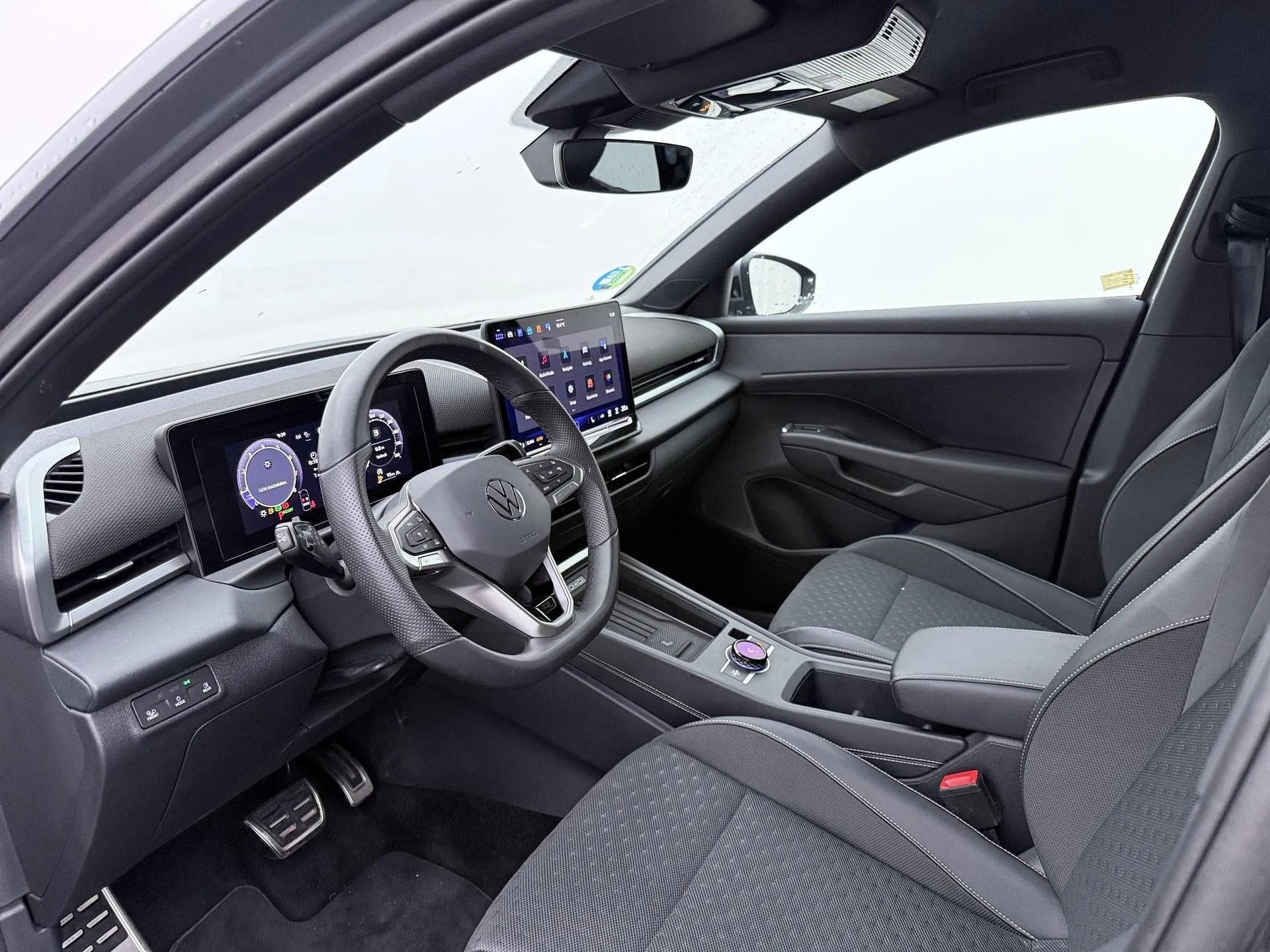 Volkswagen T-Roc 1.5 eTSI R-Line Edition (bj 2026), Automaat, 1374 kg, 150 pk, Bedrijf