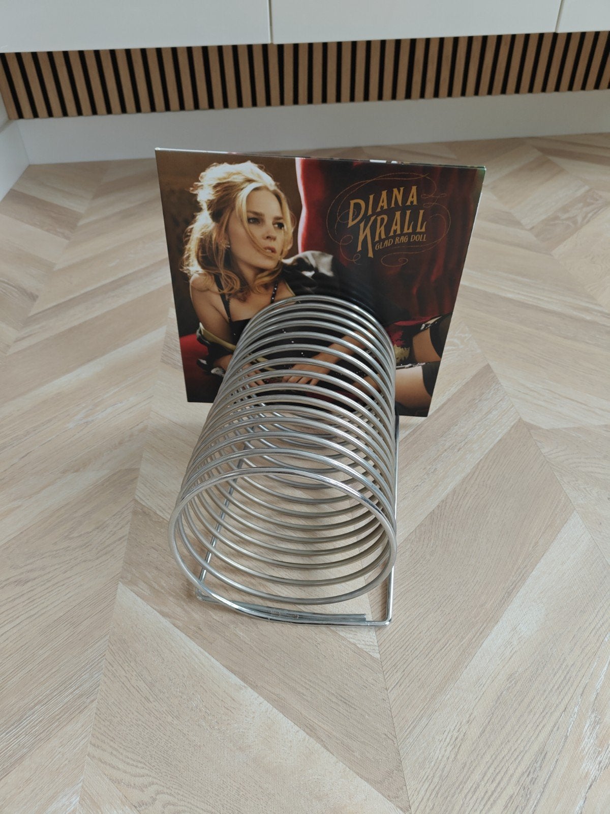 Metalen platenrek / lectuurbak, Huis en Inrichting, Woonaccessoires | Krantenbakken en Lectuurbakken, Gebruikt, Metaal, Modern