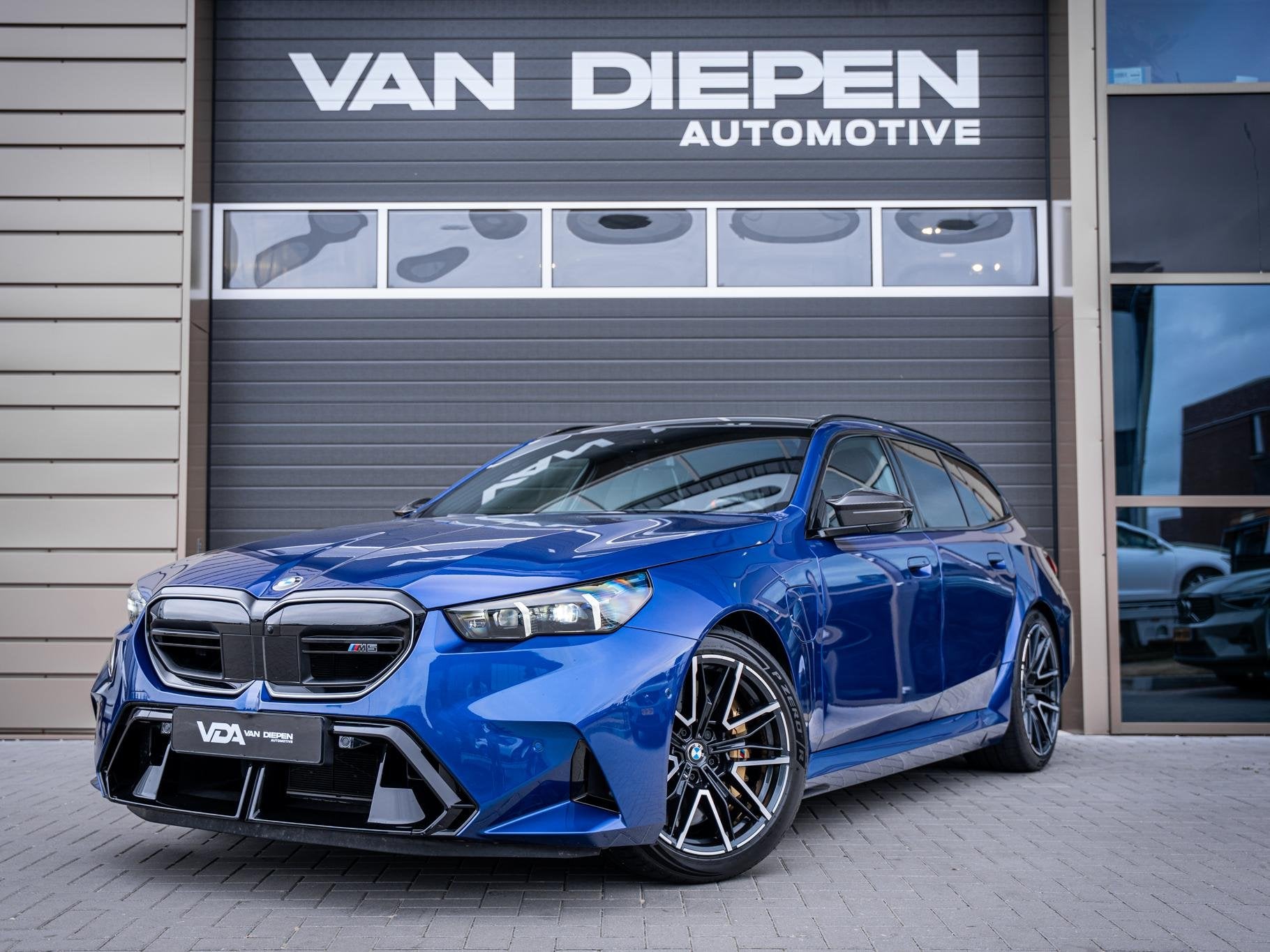 BMW 5-serie Touring M5 728PK - M-Drivers Pack l Ceramic l PA, Auto's, BMW, Automaat, Gebruikt, 2000 kg, 135 min