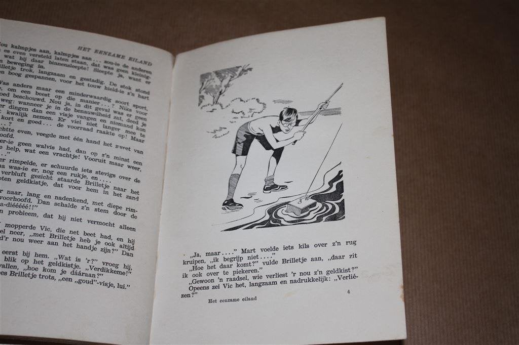 Het eenzame eiland. Guus Betlem. Kluitman 1e dr. 1941., Ophalen of Verzenden, Zo goed als nieuw