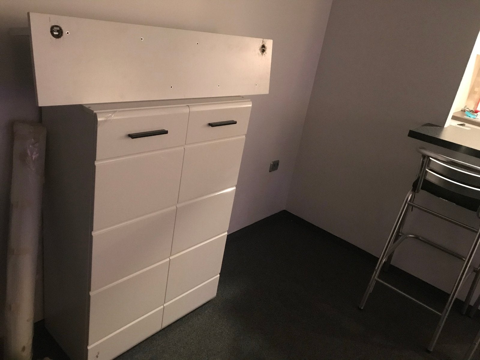 Foto 2 van Complete Hoogglans Witte Meubelset met Eettafel en Salontafe