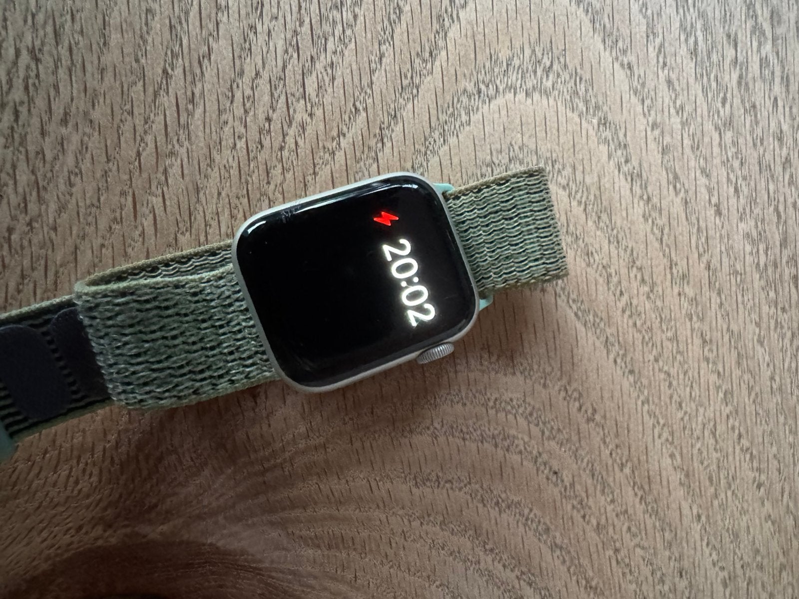 Aplke watch met slechte batterij, Ophalen of Verzenden, Zo goed als nieuw, Zwart, IOS