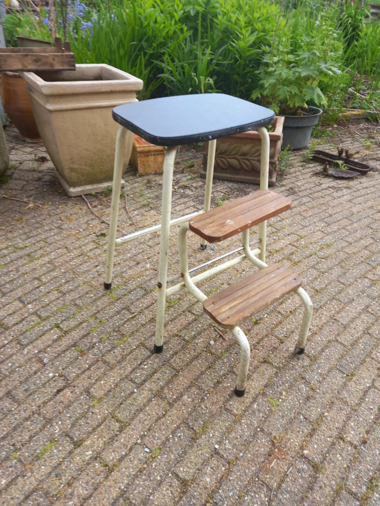 Vintage retro keukentrap met twee opklapbare treden, Ophalen, Huis en Inrichting