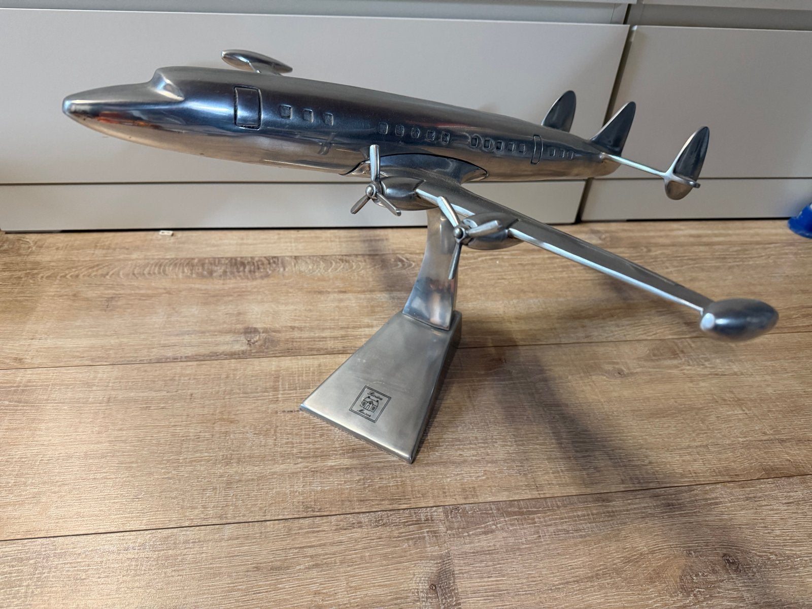 Rivera Maison Lockheed Vliegtuig Model - Nette Staat, Huis en Inrichting, Overige materialen, Overige stijlen, Ophalen of Verzenden