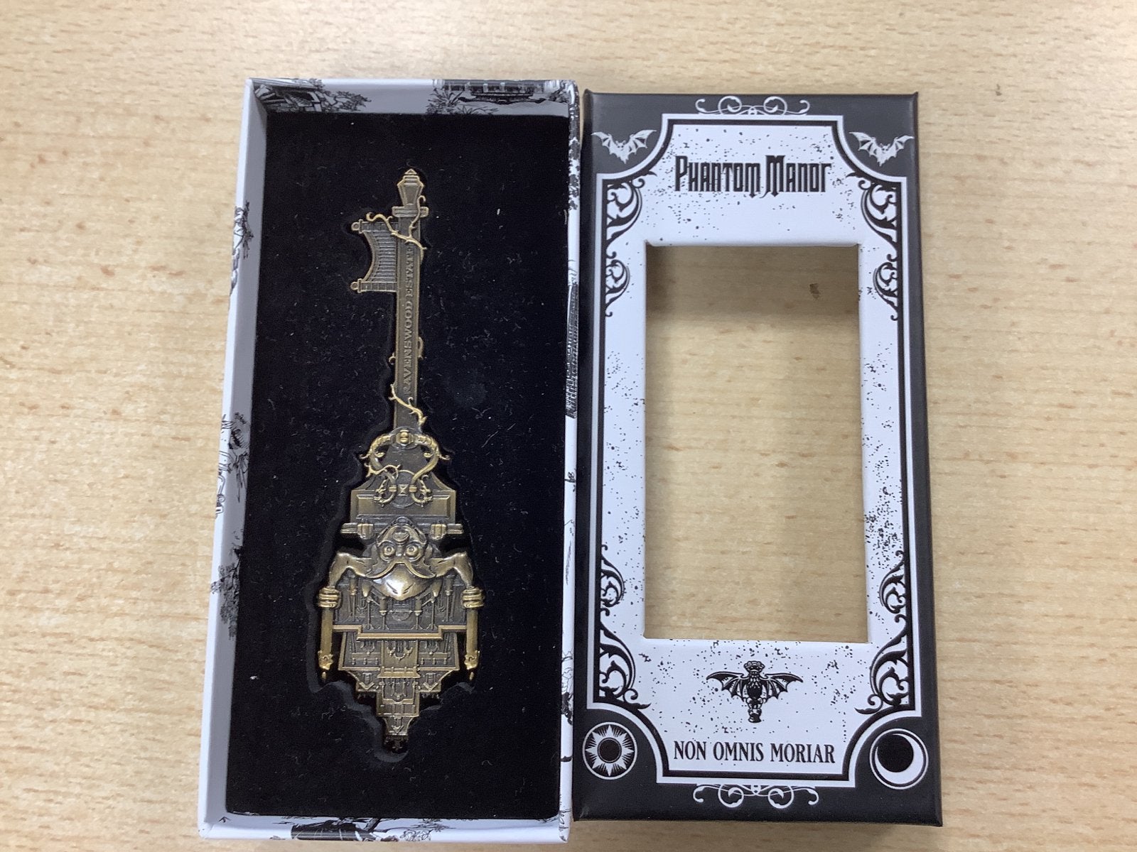 Phantom Manor Sleutel - Disney Collector's Item, Ophalen of Verzenden, Zo goed als nieuw