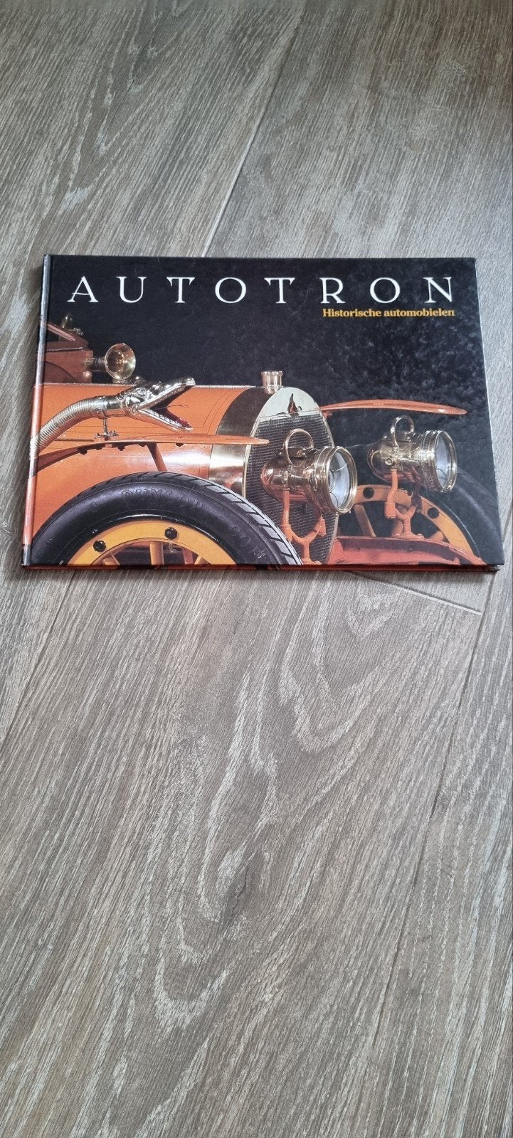 boek Autotron Historische automobielen, Ophalen of Verzenden, Nieuw, Algemeen